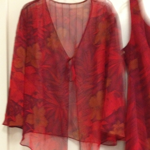 Maxi with Cape - Picture 3 of 4