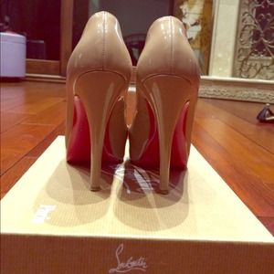 Nude 4 inch authentic Christian louboutin heels