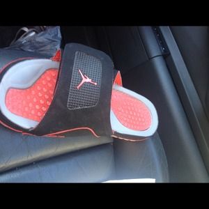 Men's Jordan's flip flops size 12