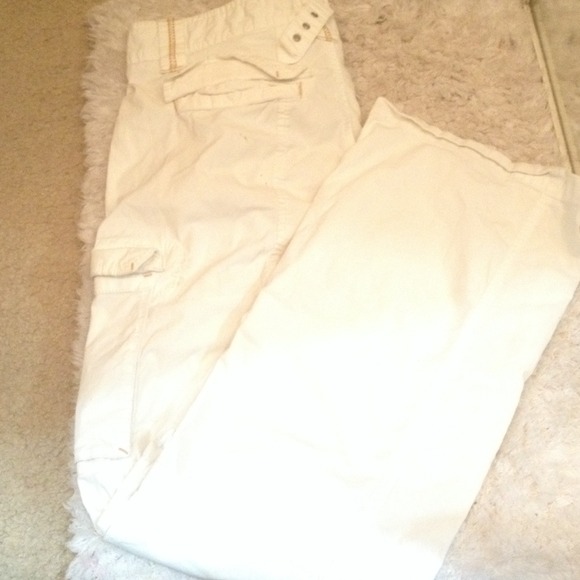 Old navy white khaki like pants - Picture 1 of 4