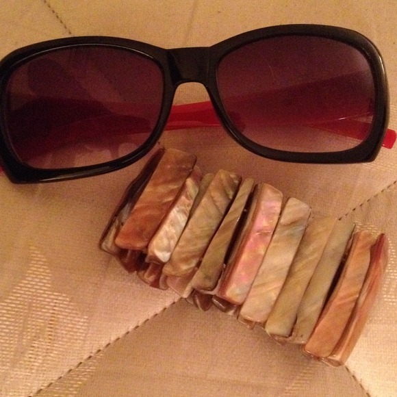 Bracelet and sunglasses set