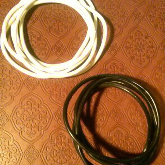 $FREE Hot topic Punk black/white rubber bracelets