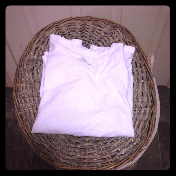 🌟Plain white long sleeve top🌟