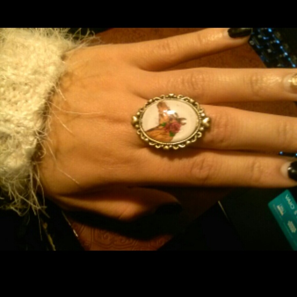 $FREE Vintage inspired horse stretchable ring