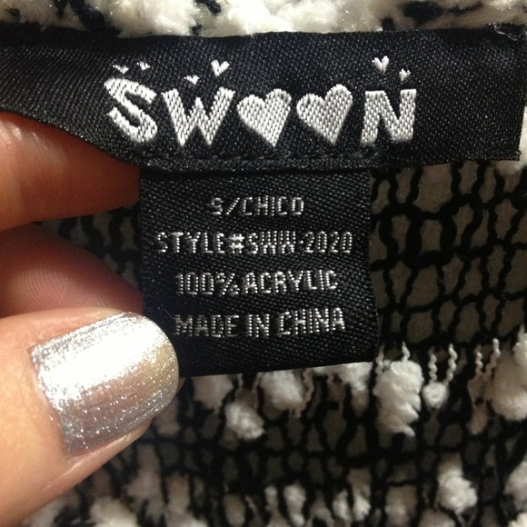 💖KEEPING💖🎉HP01/18🎊😱✨ Black&white sweater ◼◻ - Picture 2 of 3