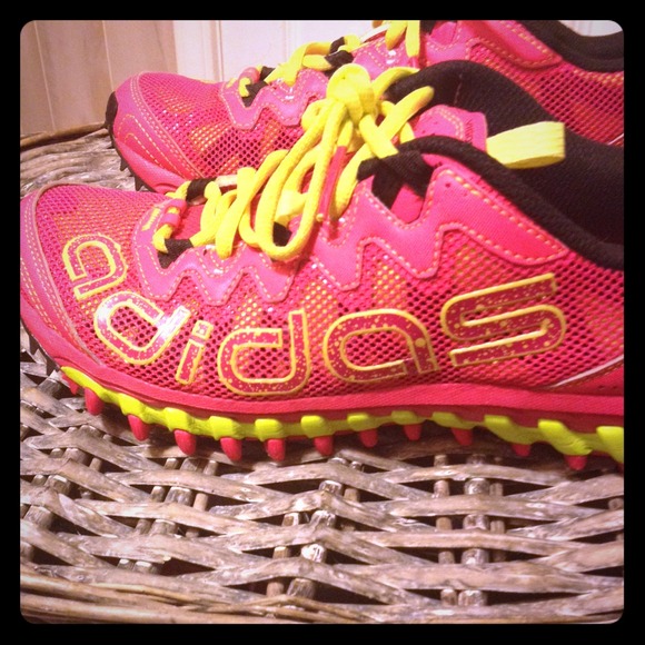 SOLD🍭Pink and Yellow Adidas shoes🍭Worn once!!
