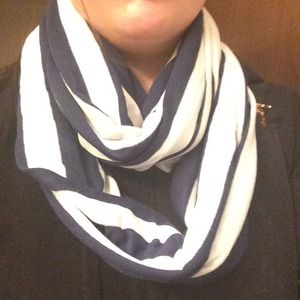 Infiniti scarf