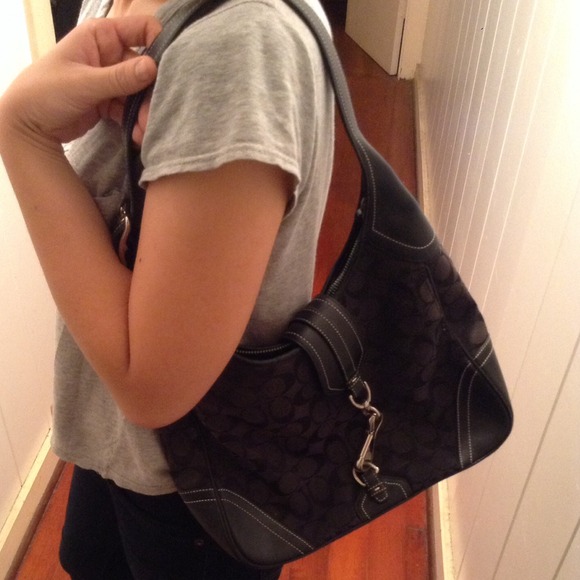 ⬇ REDUCED ⬇ 💯 Authentic Signature Coach Handbag