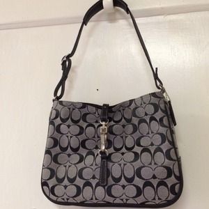 Coach purse, in perfect condition, signature C's