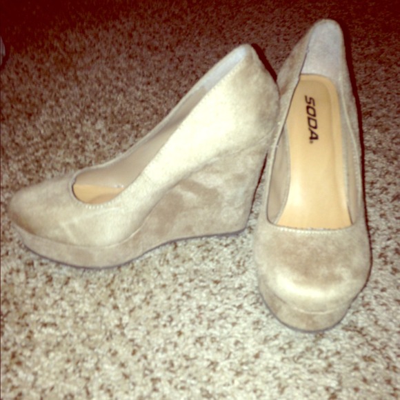 🚫Traded🚫Nude Soda Wedges