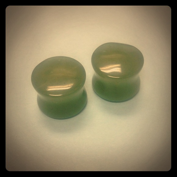9/16 organic jade stone plugs