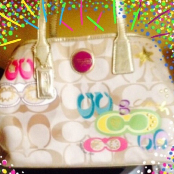 Coach Handbags - 🎉Coach💯authentic 🎈price only today🎈