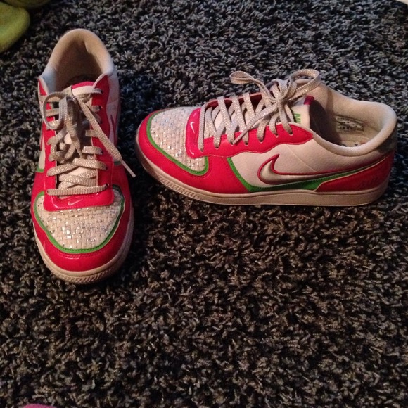 Nike Shoes - Nike shoes