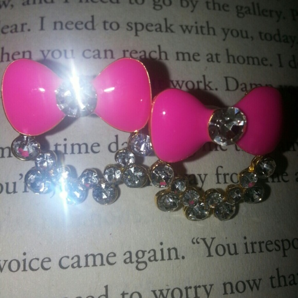 SOLD!!!! Pink bow earrings!!! - Picture 2 of 3