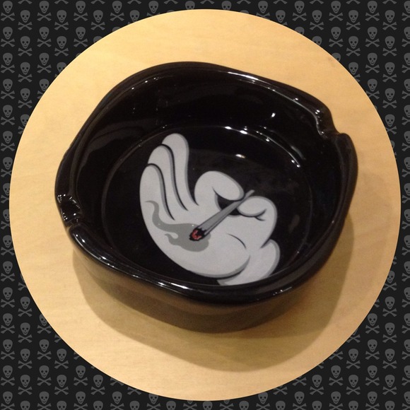 SMOKER'S CLUB ASH TRAY 🚬