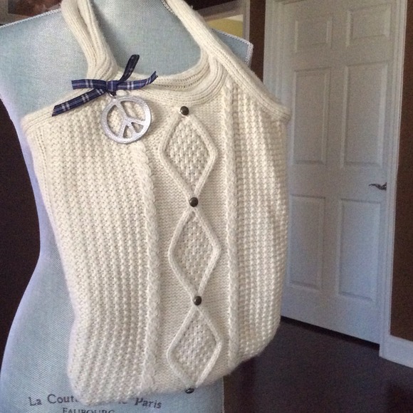SOLD!!! American Eagle Soft wool tote bag !!!!