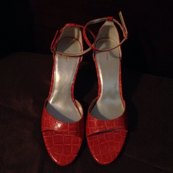 FIONI Faux Gator Heels - Picture 4 of 4