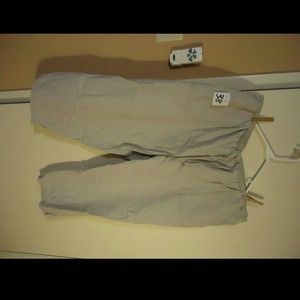 38 LL Bean Womens clam diggers in tan