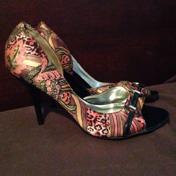 Carlos Santana "Roulette" stiletto heels. - Picture 1 of 4