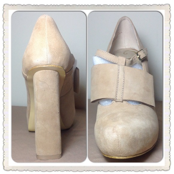 🌹SALE🌹Vogue Nude Suede PlatformPump - Picture 2 of 4