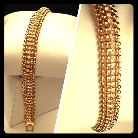 DI-signs Jewelry - 3 Row Gold Crystal Bracelet! Essential
