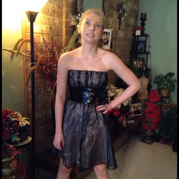 SWEET LITTLE OCCASION  DRESS - Picture 4 of 4