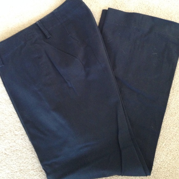 Banana Republic.    Nice black pants size 6
