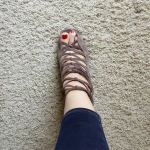 Wedges tan leather suede shoes, in very good