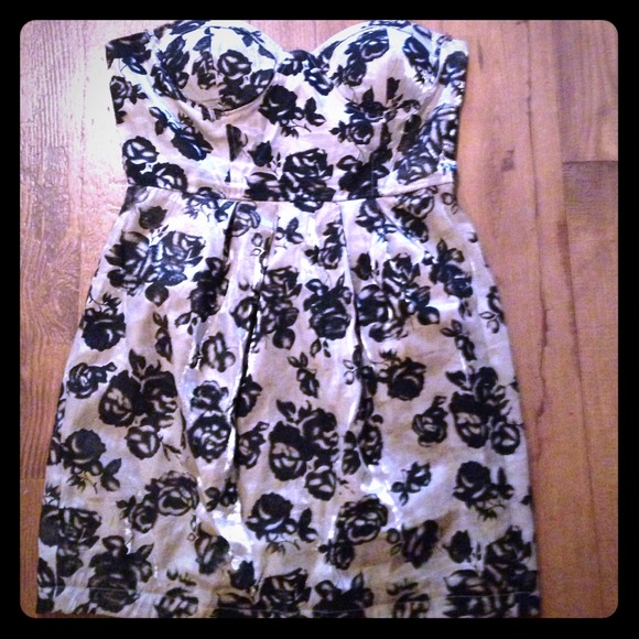 Brown and Black cocktail dress covered with roses