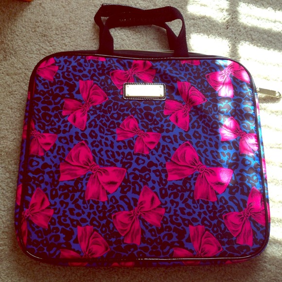 Betsy' Johnson Laptop Case. Perfect condition!
