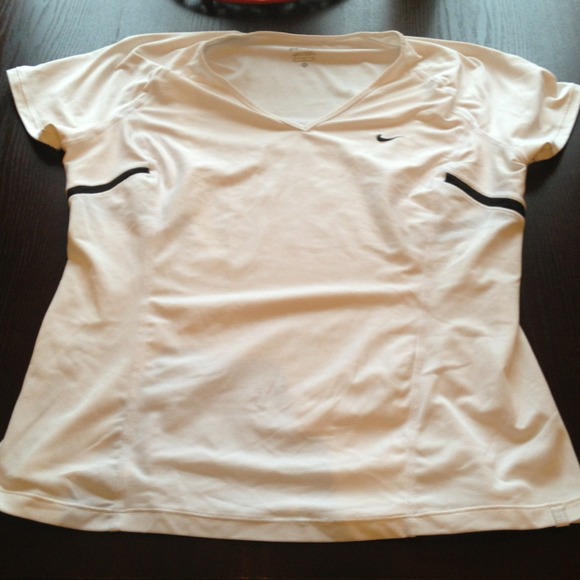 💢 Sold in Bundle. Work-out top! 3 items for $13!