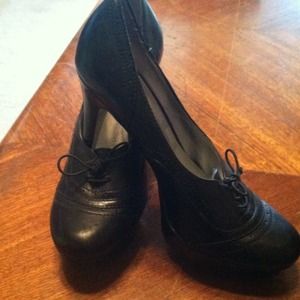 HOLD Swanky Black oxford style heels with tie lace