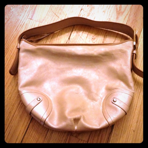 ⬇️was750⬇️Ferragamo handbag