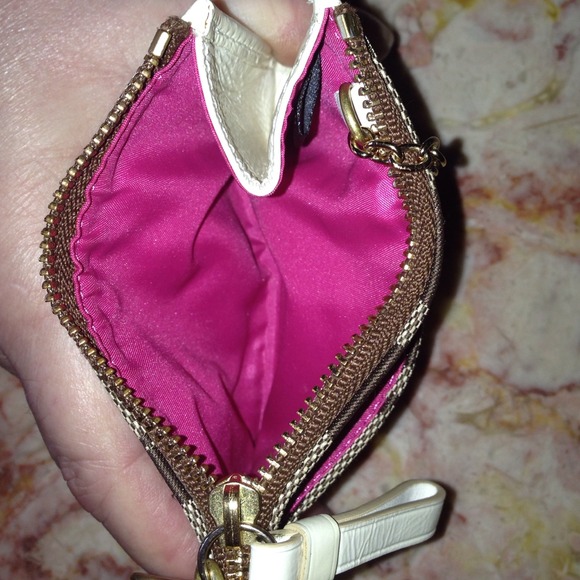 Coach Mini Wallet! 👛 - Picture 3 of 3