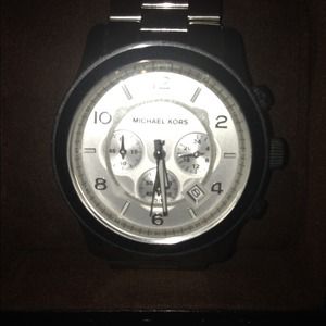 Brand new Michael Kors Runway