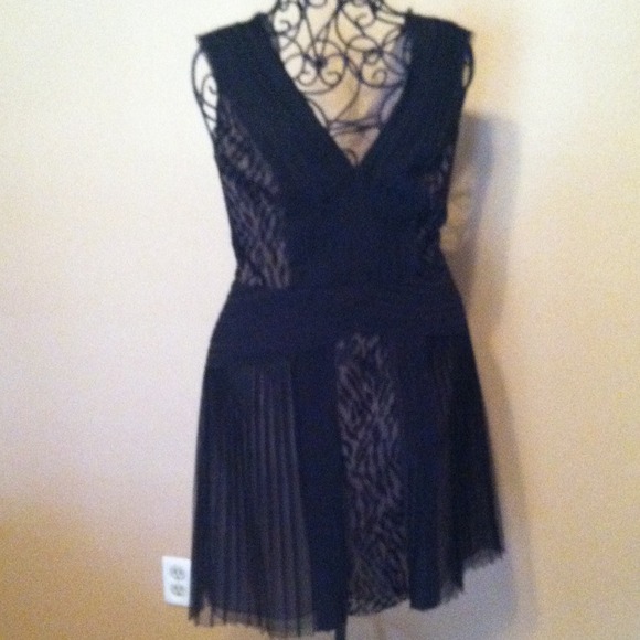 🚫HOLD🚫Shoe and Black lace dress bundle/trade