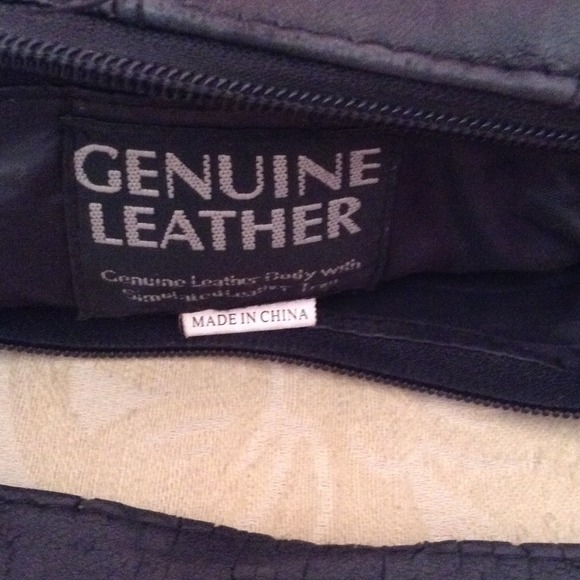 VINTAGE PATCH LEATHER BLACK PURSE - Picture 3 of 6