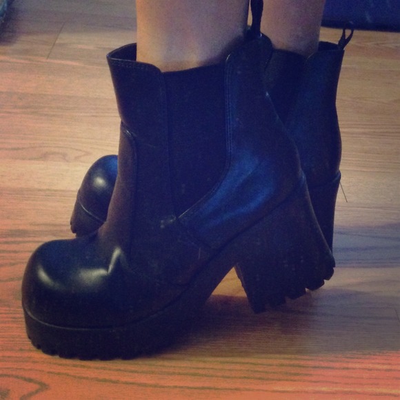 lei platform boots