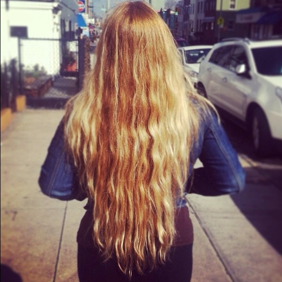 Meet your Posher ALICIA - Picture 2 of 8