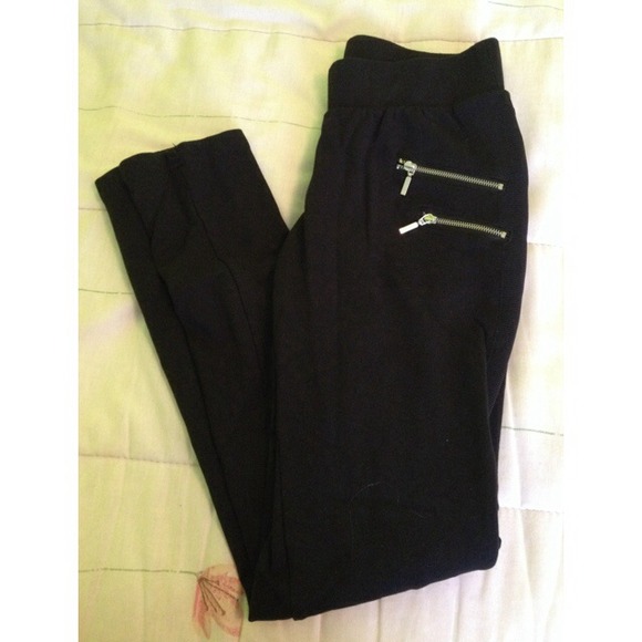 Black Zipper Detail Leggings