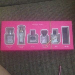 Vs perfume