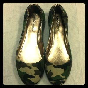 Camo flats
