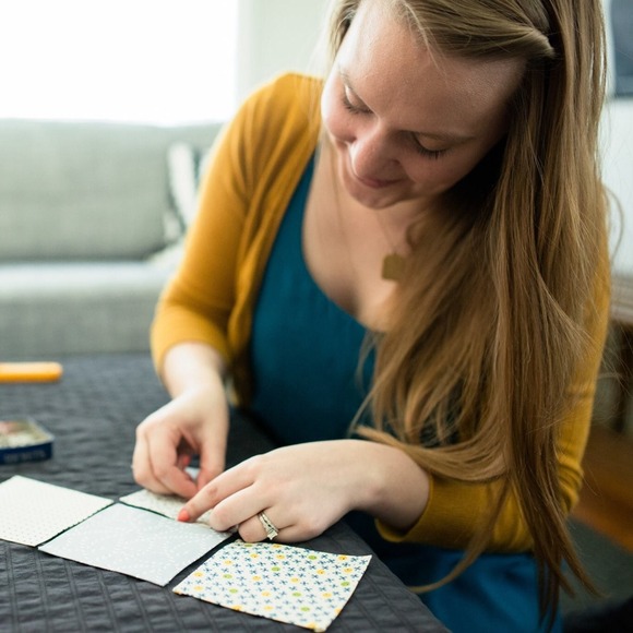 Meet your Seller/Buyer // Hello!  I'm Lindsey.