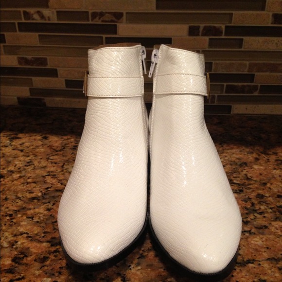 Boohoo White Leatherette Bootie Snakeskin Pattern - Picture 1 of 4