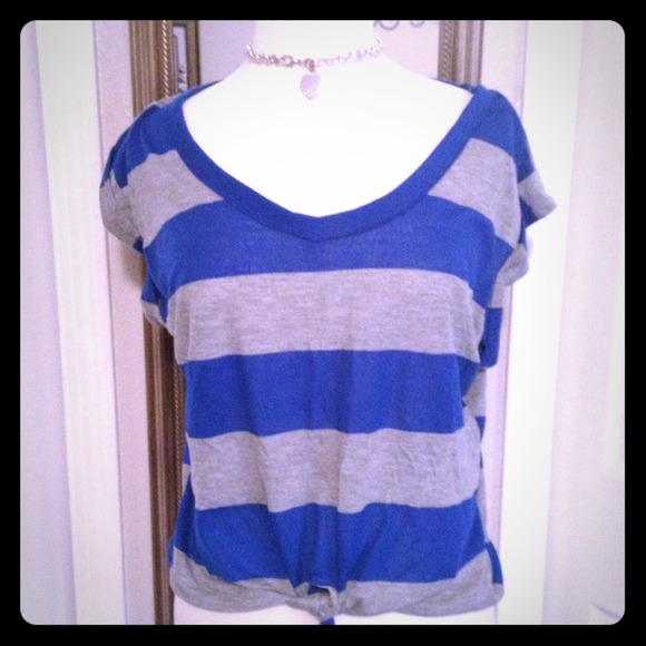 🚫Sold🚫 Cute blue top 💙