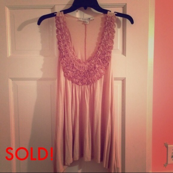 BUNDLED: Pink Blouse w/ Rosebud Details 🌹