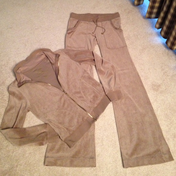 REDUCED ❤️ NWOT VS Tan Plush & Lush Set size S/XS