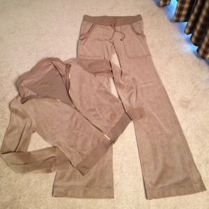 REDUCED ❤️ NWOT VS Tan Plush & Lush Set size S/XS