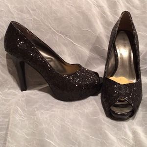 Black glitter/sparkle Nine West heels 6