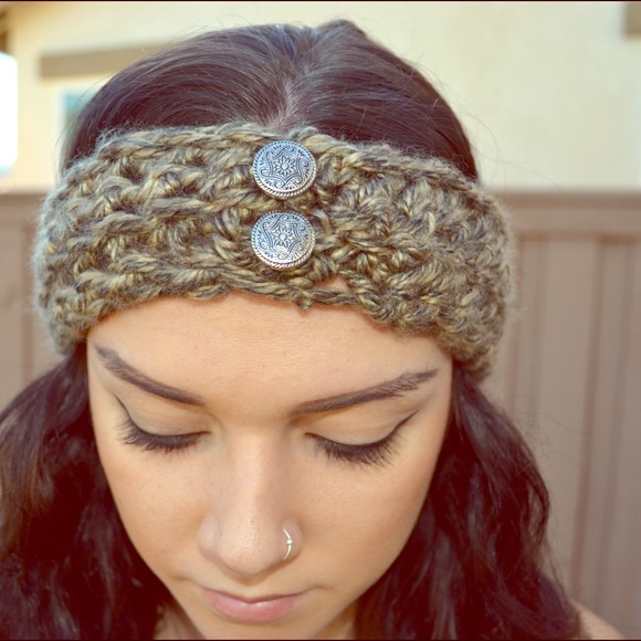 Crochet headband with accents